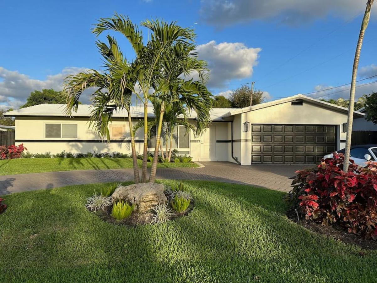 The Sun House - 3 Bed, 2 Bath, Private Pool, Fire Pit, Huge Backyard Villa Fort Lauderdale Exterior photo