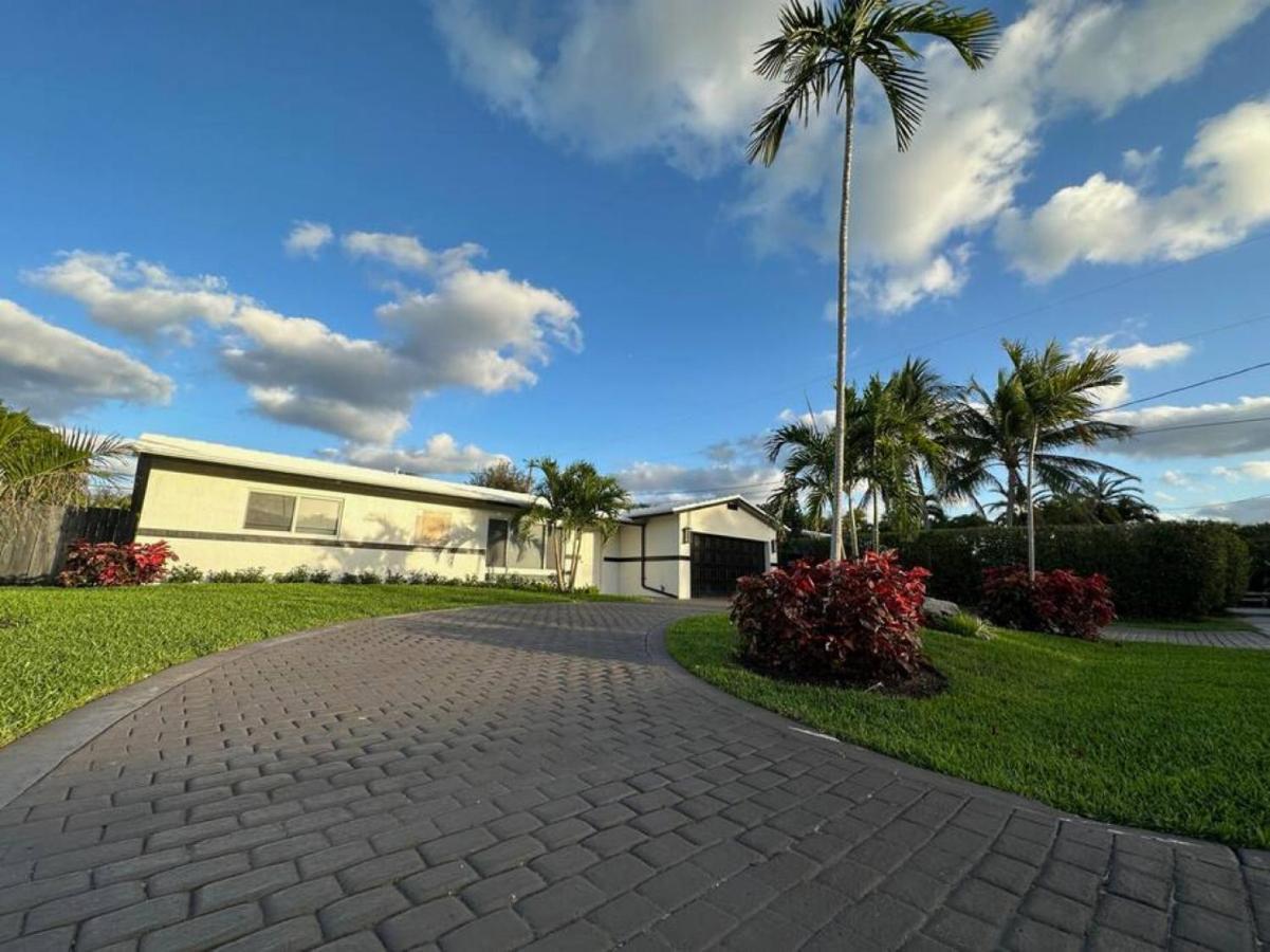 The Sun House - 3 Bed, 2 Bath, Private Pool, Fire Pit, Huge Backyard Villa Fort Lauderdale Exterior photo