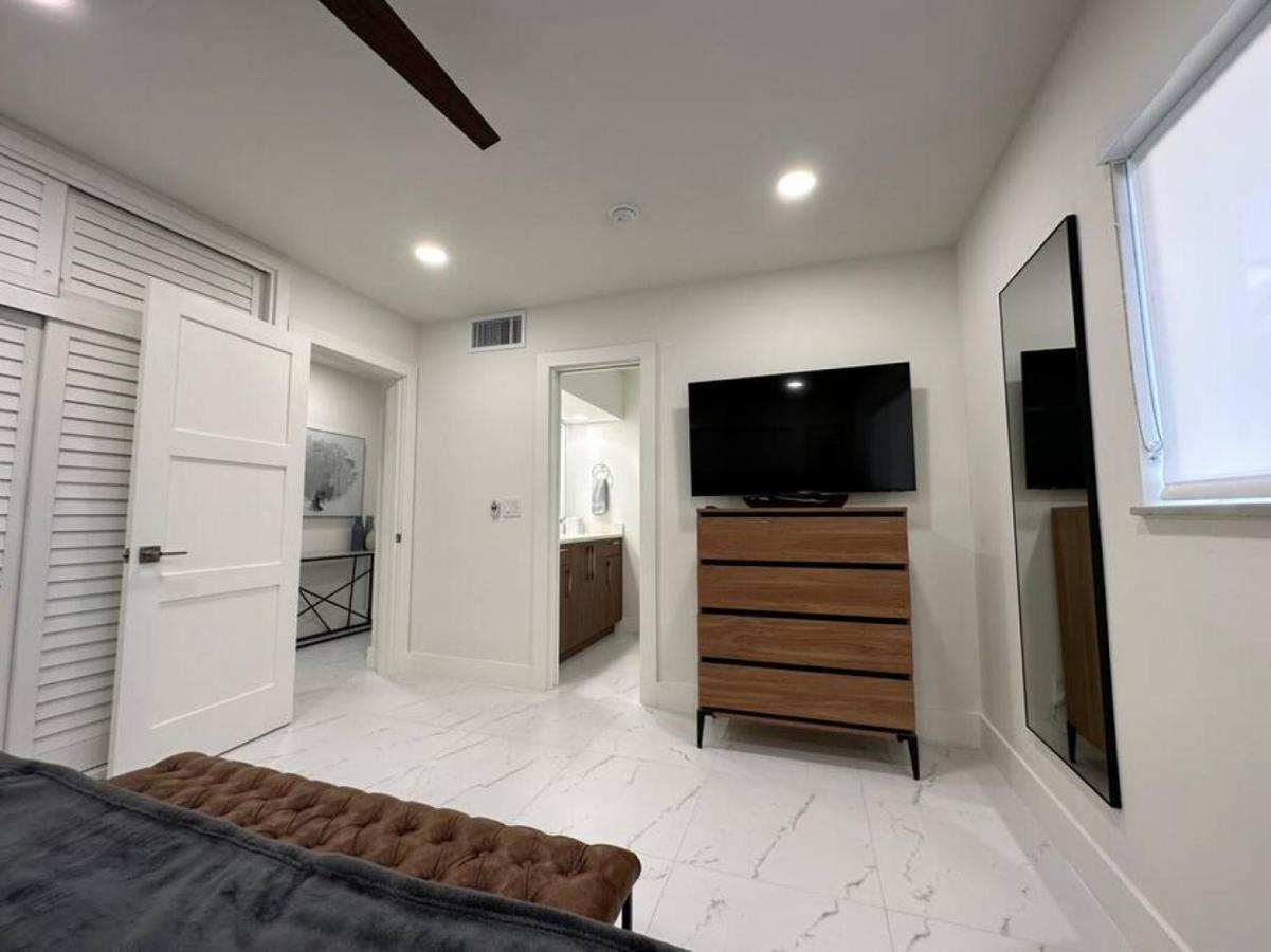 The Sun House - 3 Bed, 2 Bath, Private Pool, Fire Pit, Huge Backyard Villa Fort Lauderdale Exterior photo