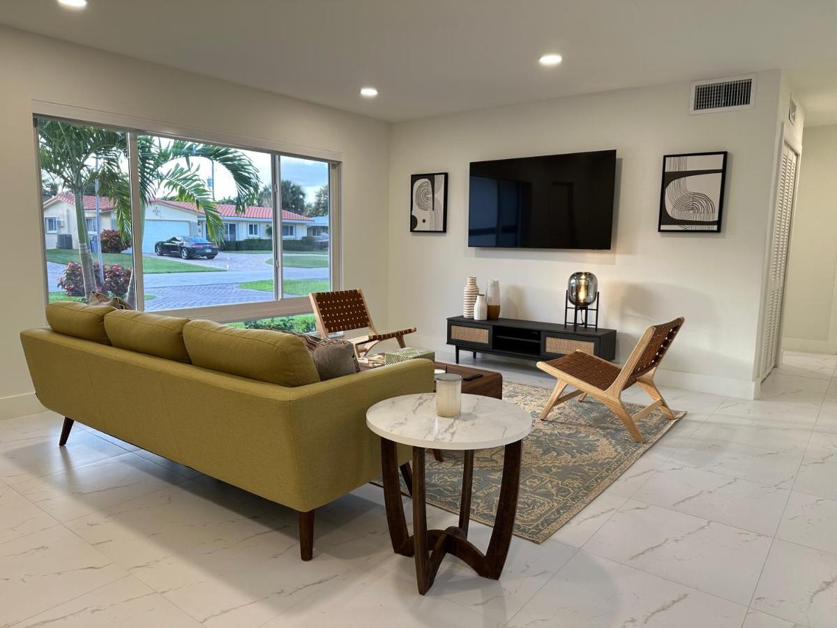 The Sun House - 3 Bed, 2 Bath, Private Pool, Fire Pit, Huge Backyard Villa Fort Lauderdale Exterior photo