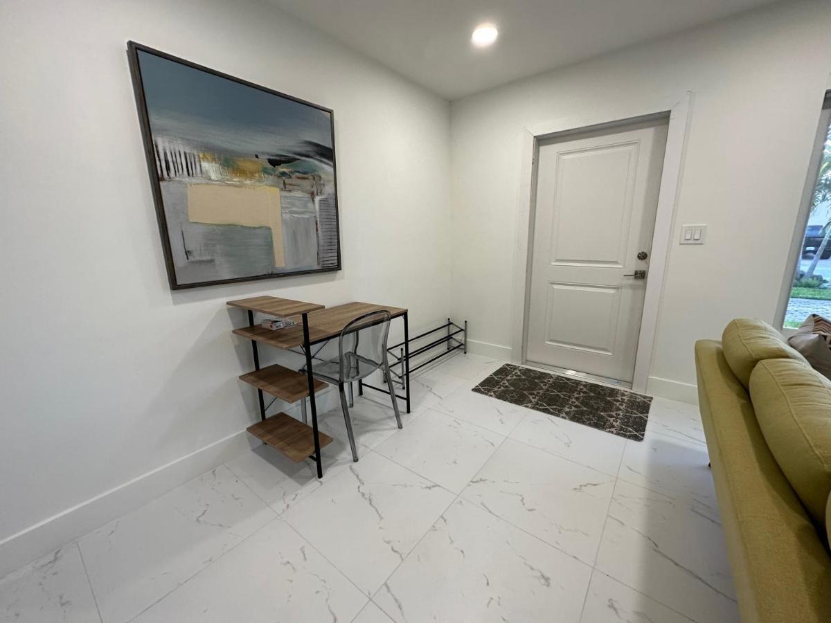 The Sun House - 3 Bed, 2 Bath, Private Pool, Fire Pit, Huge Backyard Villa Fort Lauderdale Exterior photo