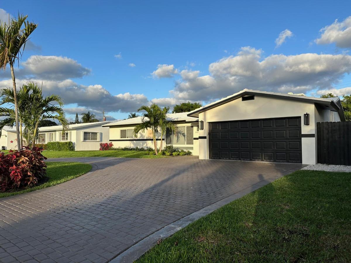 The Sun House - 3 Bed, 2 Bath, Private Pool, Fire Pit, Huge Backyard Villa Fort Lauderdale Exterior photo