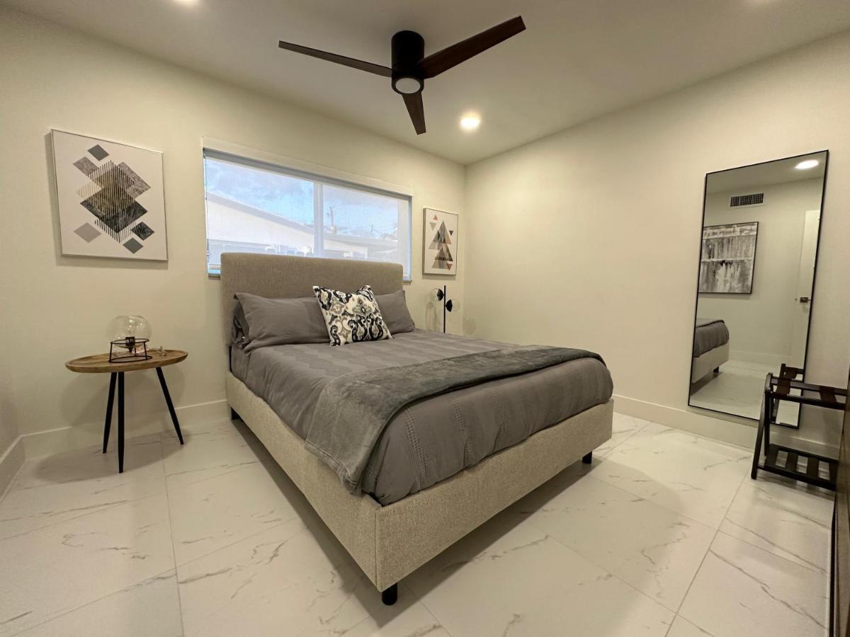 The Sun House - 3 Bed, 2 Bath, Private Pool, Fire Pit, Huge Backyard Villa Fort Lauderdale Exterior photo